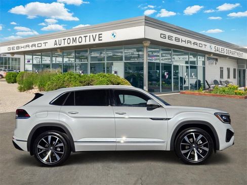 Used 2024 Volkswagen Atlas Cross Sport SEL Premium R-Line image 4