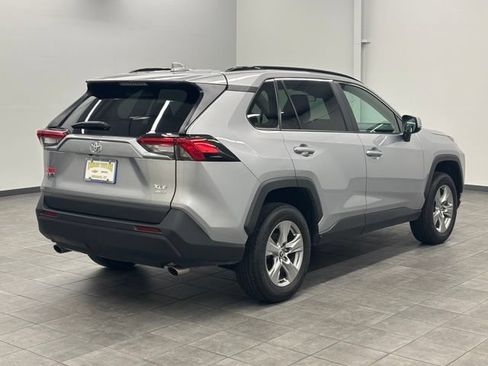 Used 2025 Toyota RAV4 XLE AWD/4WD image 2