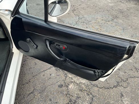 Used 1994 MAZDA MX-5 Miata M-Edition image 21