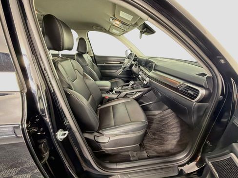 Used 2025 Kia Telluride LX FWD image 33