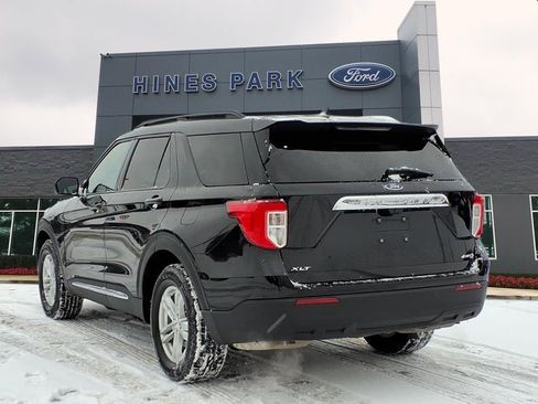 Certified 2022 Ford Explorer XLT image 5