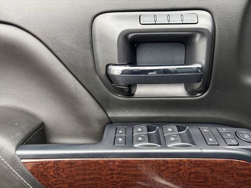 Used 2018 GMC Sierra 1500 SLT image 16