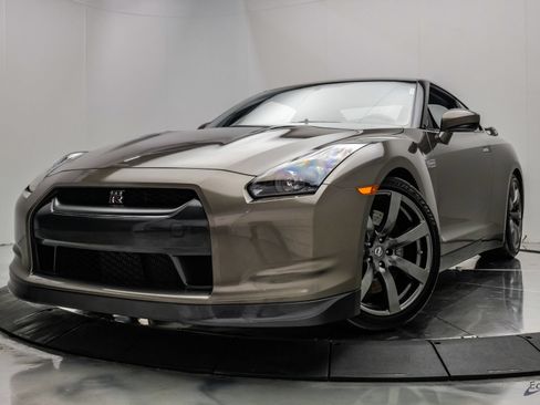 Used 2009 Nissan GT-R Premium AWD/4WD image 5