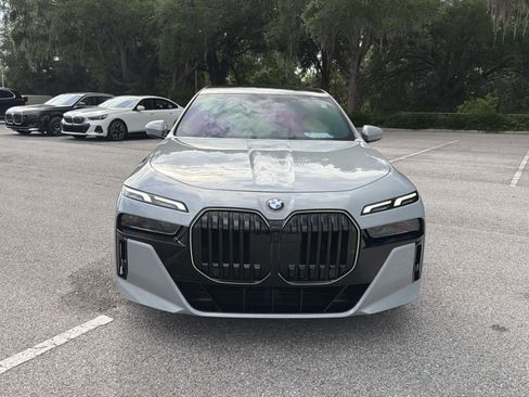 Certified 2025 BMW 760i xDrive AWD/4WD image 9