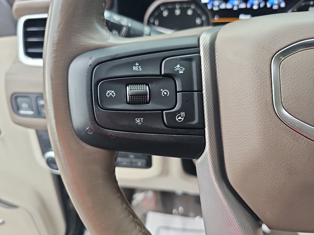 Used 2021 GMC Yukon Denali w/ Denali Ultimate Package RWD image 17