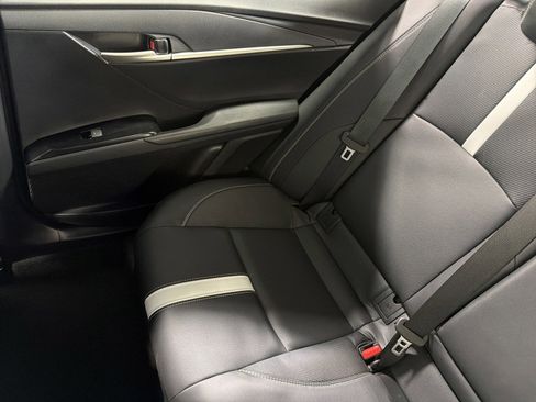 Used 2025 Toyota Camry SE image 12