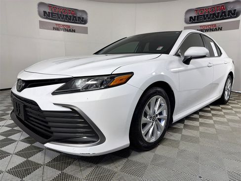 Used 2023 Toyota Camry LE image 7