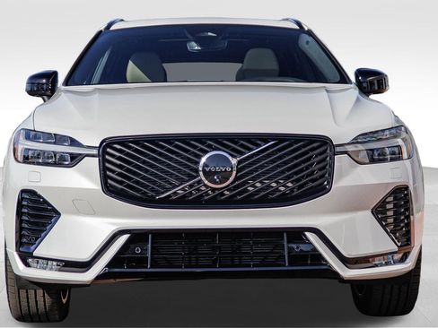 Certified 2026 Volvo XC60 B5 Plus w/ Protection Package Premier AWD/4WD image 2