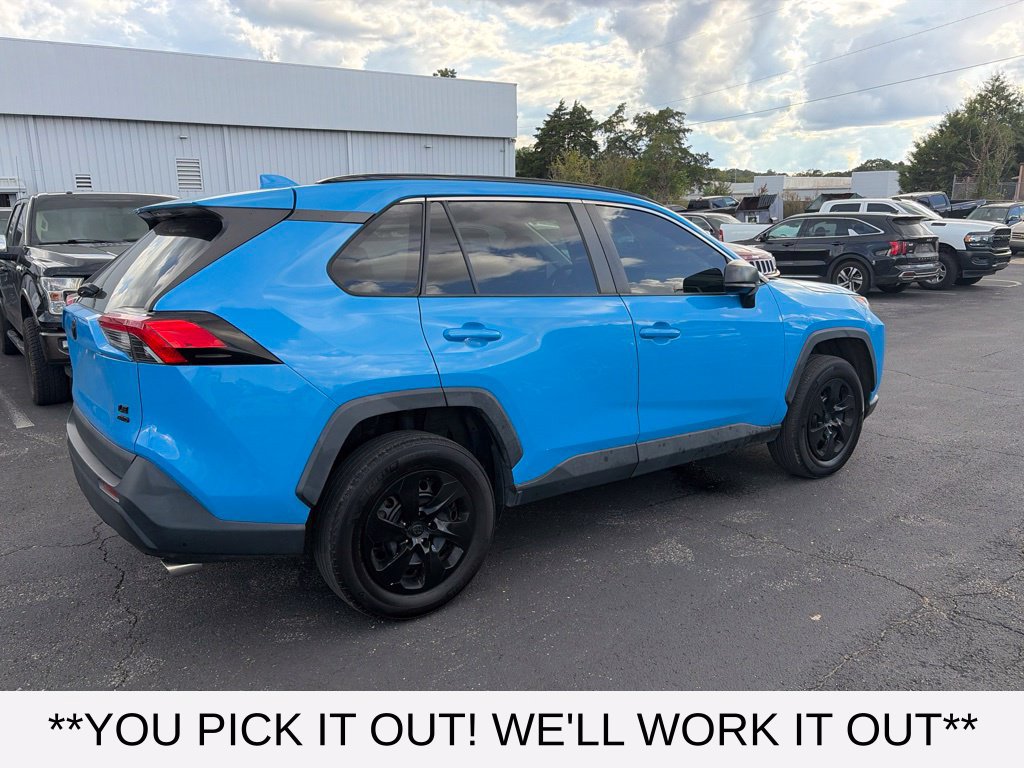 Used 2021 Toyota RAV4 LE w/ Carpet Mat Package (TMS) AWD/4WD image 6