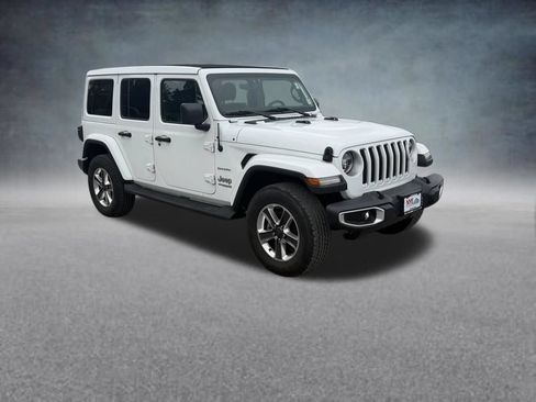 Used 2021 Jeep Wrangler Unlimited Sahara AWD/4WD image 8