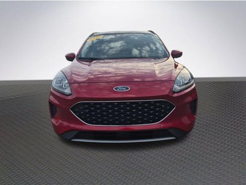 Used 2020 Ford Escape SE image 3