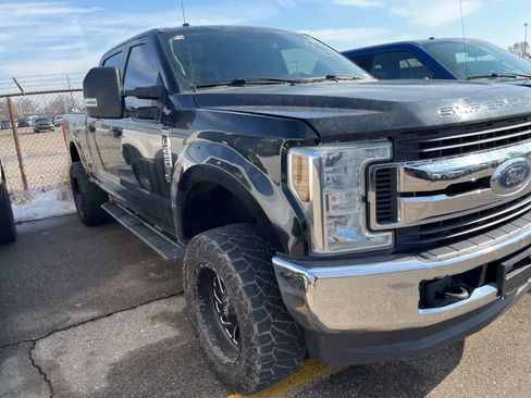 Used 2019 Ford F250 XLT w/ FX4 Off-Road Package image 17