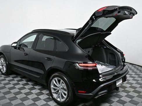 Certified 2025 Porsche Macan image 32