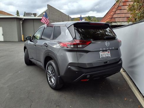 Used 2021 Nissan Rogue S image 5