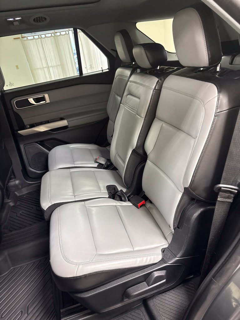 Used 2021 Ford Explorer XLT w/ Equipment Group 202A AWD/4WD image 22