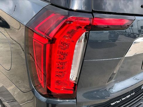 Used 2021 GMC Yukon SLT w/ SLT Premium Package image 29