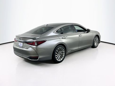 Used 2021 Lexus ES 300h Ultra Luxury w/ Accessory Package 2 image 5