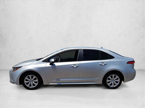 Used 2020 Toyota Corolla LE w/ Carpet Mat Package (TMS) FWD image 8