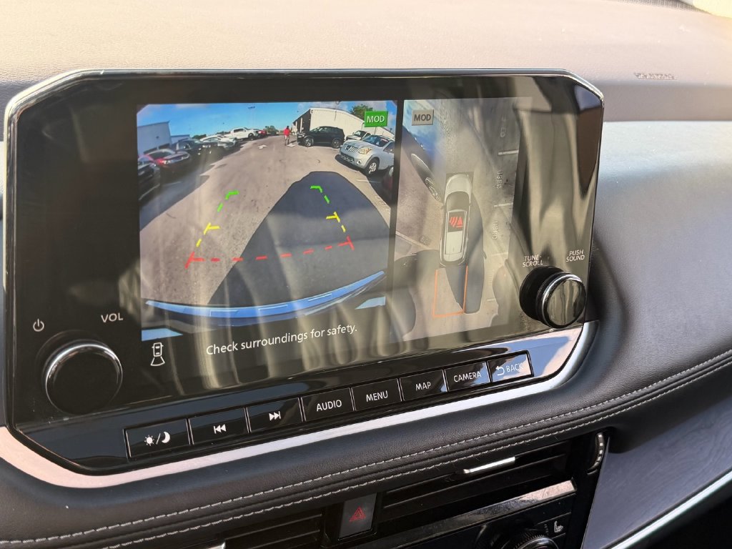 Certified 2023 Nissan Rogue Platinum FWD image 21