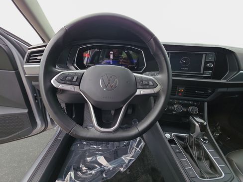 Used 2023 Volkswagen Jetta SE w/ Panoramic Sunroof Package FWD image 16