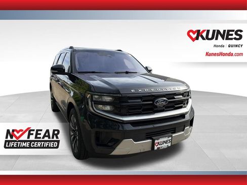 Used 2025 Ford Expedition Platinum w/ Driver's Package AWD/4WD image 1