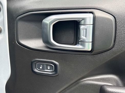 Used 2024 Jeep Wrangler Unlimited Rubicon image 20