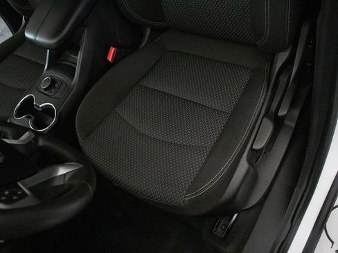 Used 2024 GMC Terrain SLE image 25