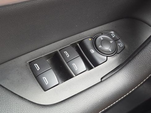 Used 2025 Chevrolet Blazer LT image 33