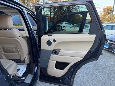 Used 2016 Land Rover Range Rover Sport HSE image 29