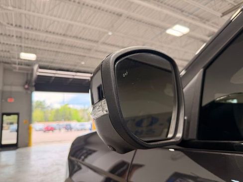 Used 2025 Ford Expedition Platinum w/ Stealth Appearance Package AWD/4WD image 19