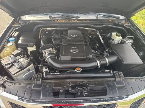 Used 2014 Nissan Frontier SV w/ SV Value Truck Package AWD/4WD image 11