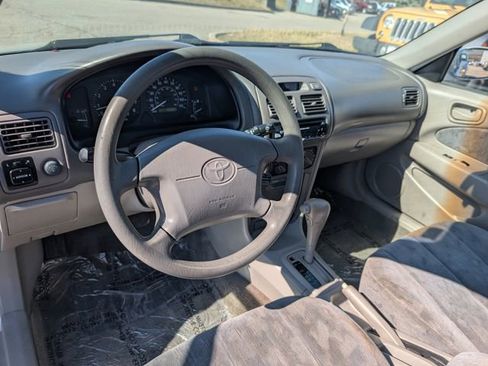 Used 2000 Toyota Corolla image 8