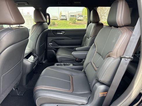 New 2025 Nissan Armada SL w/ Captain's Chari Seat Package image 14