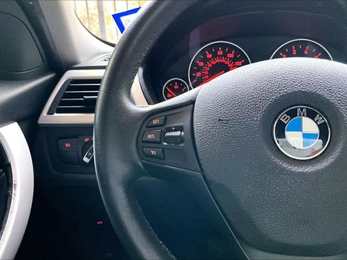 Used 2015 BMW 320i Sedan RWD image 23