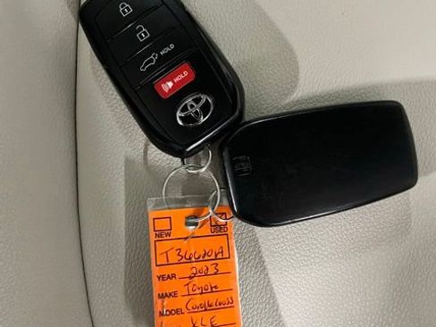 Used 2023 Toyota Corolla Cross XLE w/ Convenience Package FWD image 25
