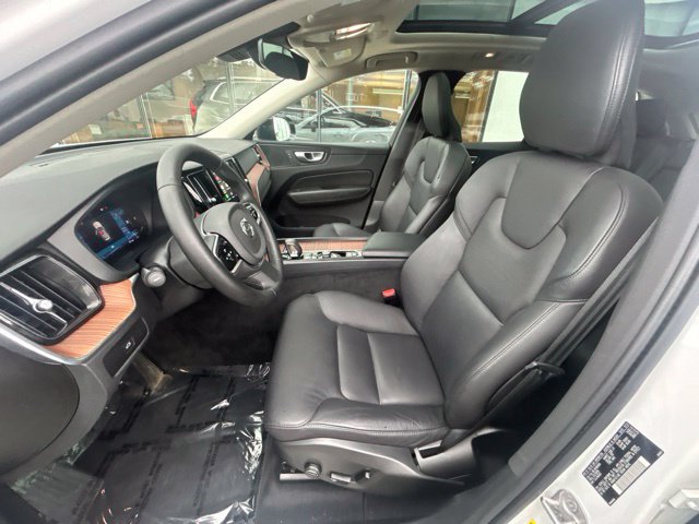 Certified 2024 Volvo XC60 B5 Plus w/ Protection Package Premier AWD/4WD image 19