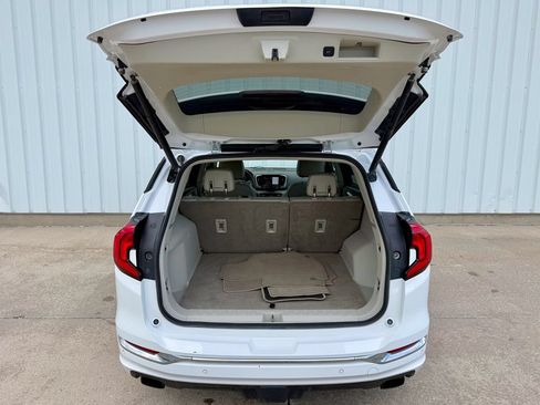 Used 2019 GMC Terrain Denali w/ Advanced Safety Package AWD/4WD image 16