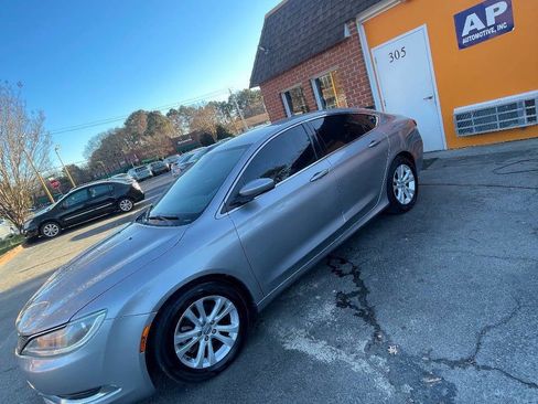 Used 2015 Chrysler 200 Limited image 3