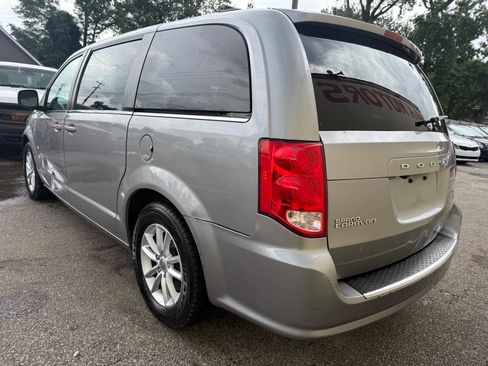 Used 2019 Dodge Grand Caravan SXT image 5