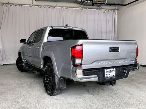 Used 2022 Toyota Tacoma SR5 image 5