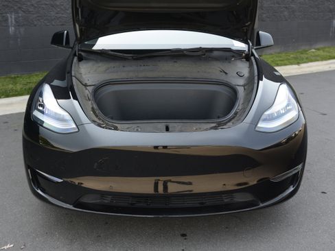 Used 2021 Tesla Model Y Long Range image 31