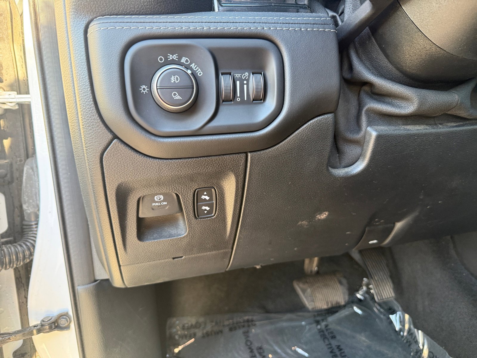 Used 2022 RAM 1500 Limited w/ Body Color Bumper Group AWD/4WD image 23