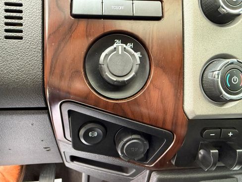 Used 2016 Ford F350 Lariat w/ Lariat Ultimate Package image 19