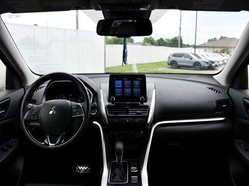 Used 2024 Mitsubishi Eclipse Cross AWD image 16