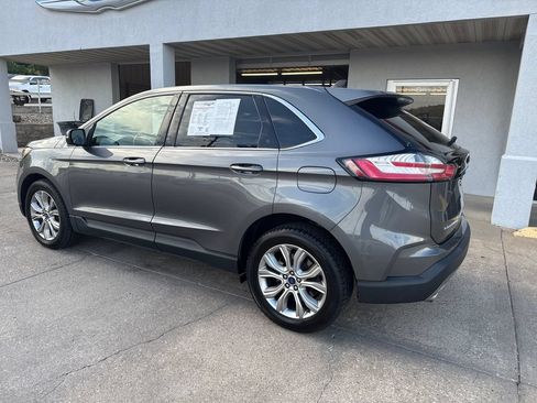 Used 2022 Ford Edge Titanium AWD/4WD image 3