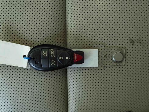 Used 2011 Jeep Grand Cherokee Overland AWD/4WD image 44