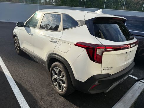 Certified 2025 Kia Seltos LX AWD/4WD image 4