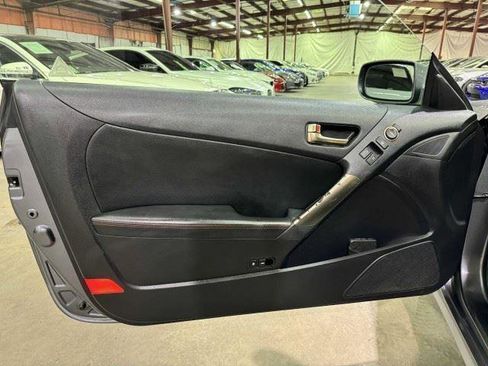 Used 2015 Hyundai Genesis 3.8 RWD image 24