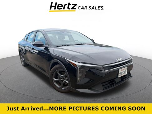 Used 2025 Kia K4 LXS image 1
