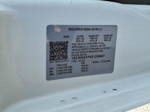 Used 2025 Chevrolet Express 2500 w/ Driver Convenience Package RWD image 20